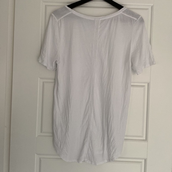 ARITZIA Babaton relaxed fit white T! - Picture 3 of 3